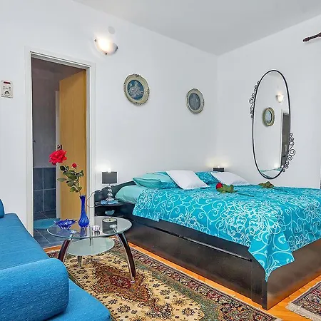 Lory Apartment