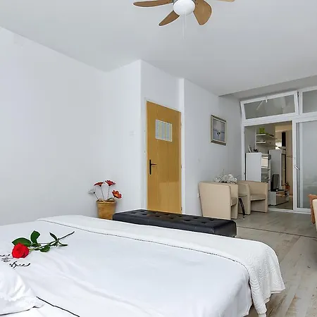 Apartment Lory Makarska