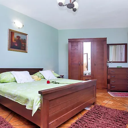 Lory Apartment