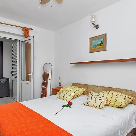 Apartment Lory Makarska