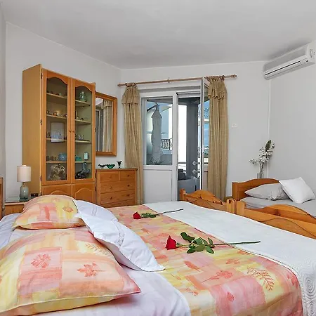 Apartment Lory Makarska