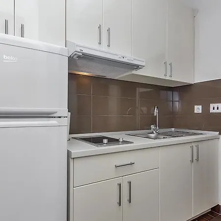 Lory Apartment